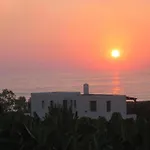 Banana Sunset Villa *