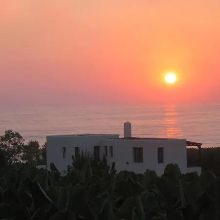 Banana Sunset Villa *