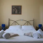Banana Sunset Villas *